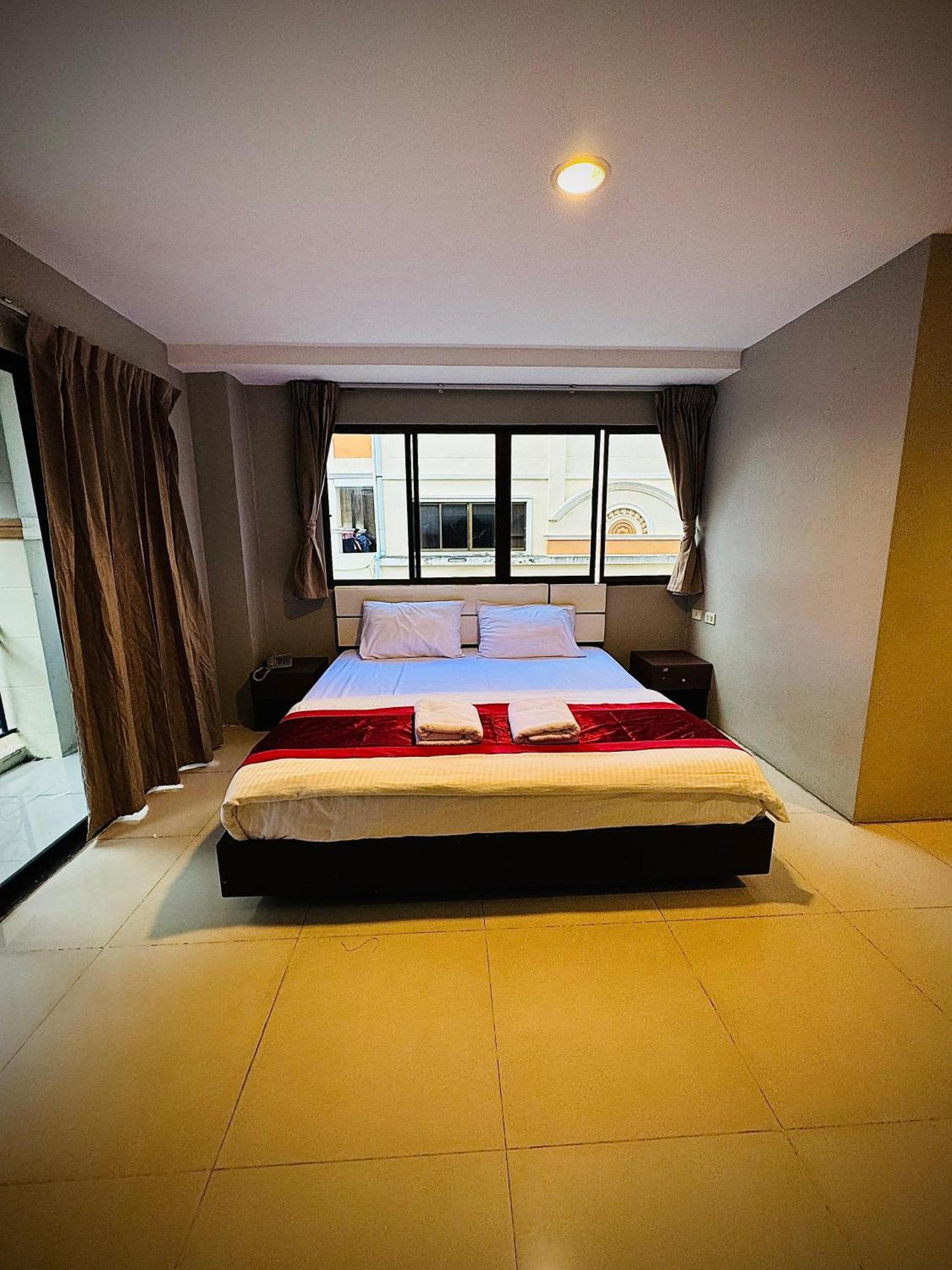 Hotel Vibe Walking Street Pattaya
