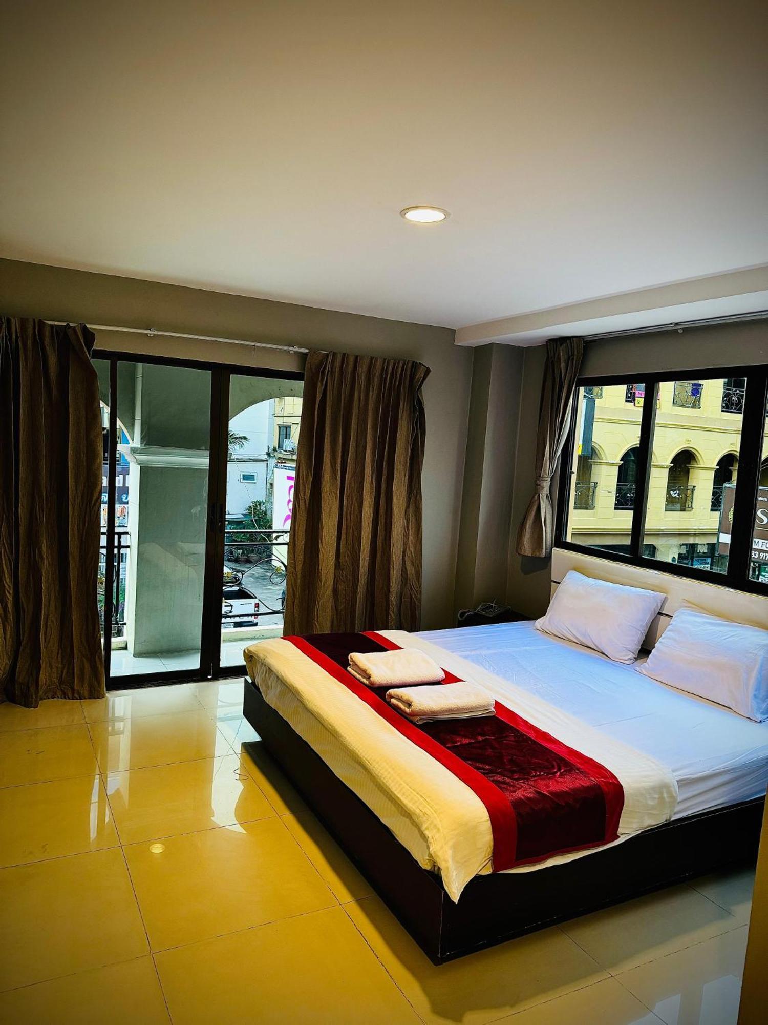 Hotel Vibe Walking Street Pattaya